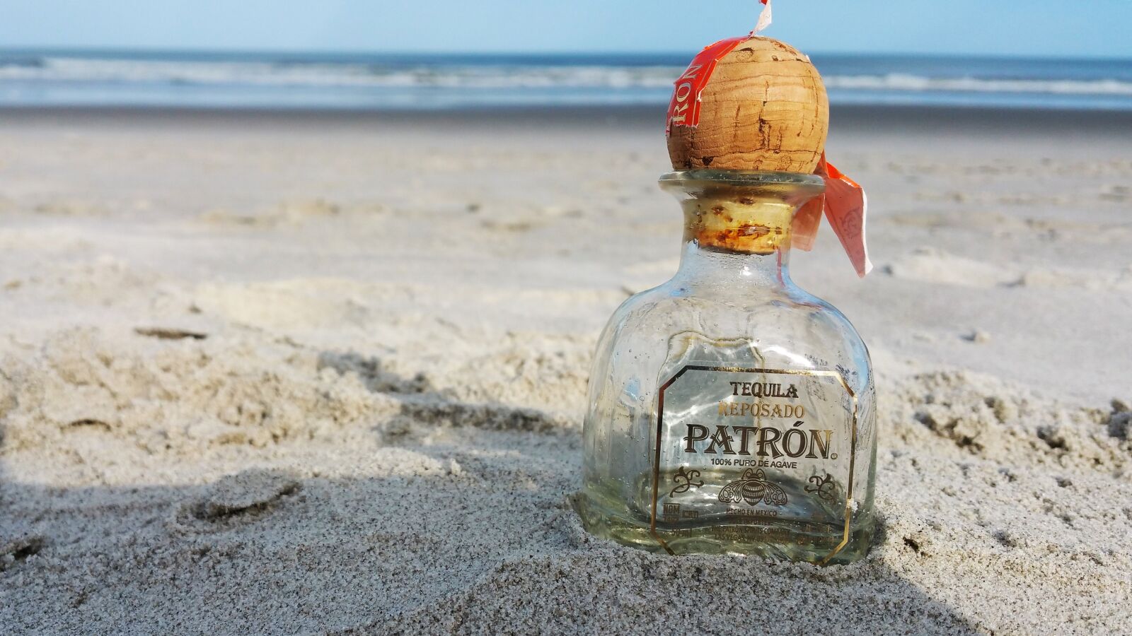 Samsung Galaxy Note4 sample photo. Patron, ocean, sand photography