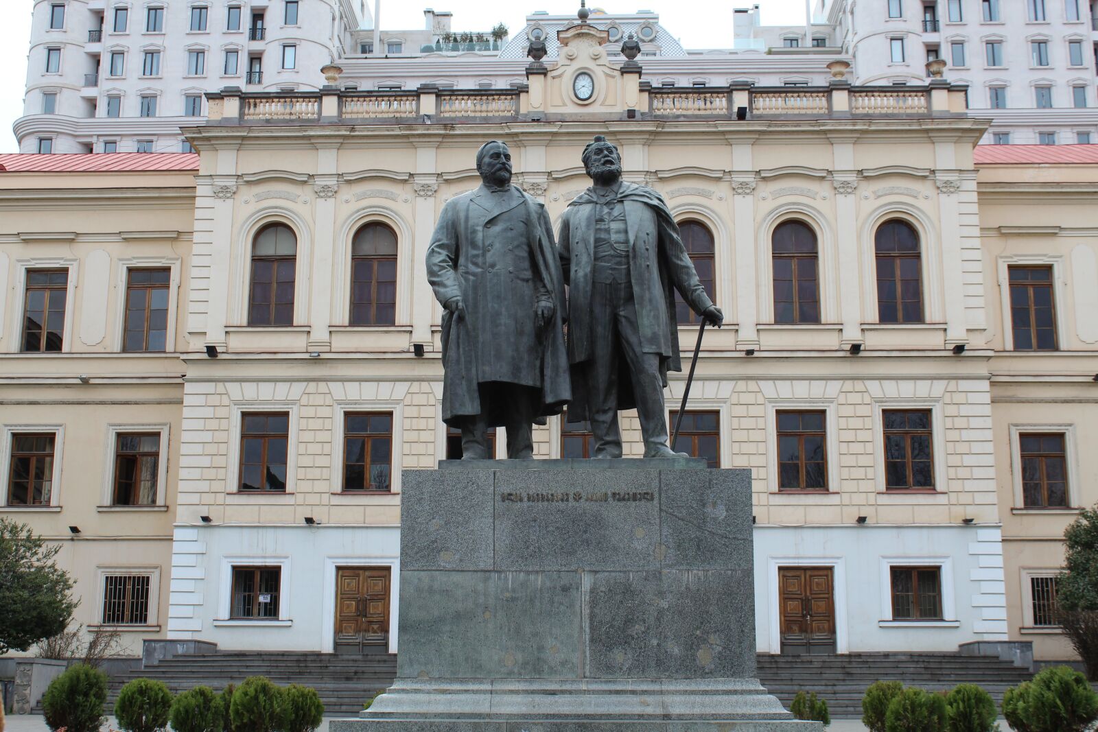 Canon EOS 1300D (EOS Rebel T6 / EOS Kiss X80) sample photo. Architecture, building, tbilisi photography