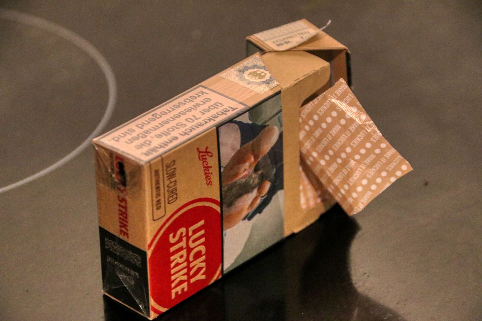 Canon EOS 80D sample photo. Cigarettes, unhealthy, addiction photography