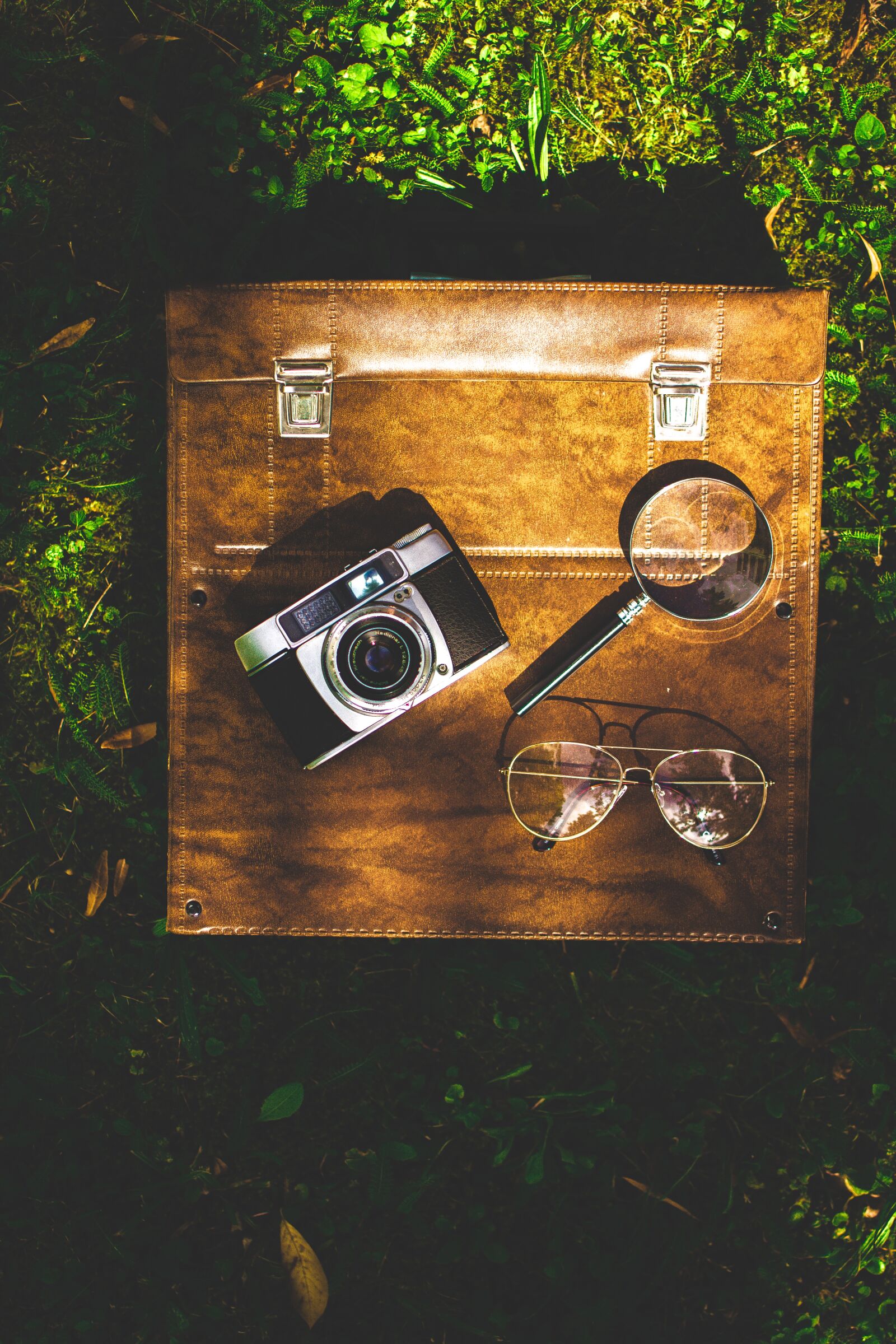 Nikon D5200 sample photo. Luggage, old camera, camera photography