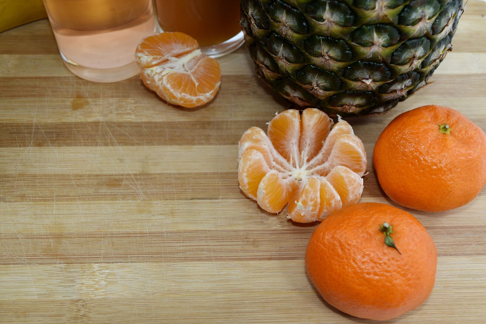Nikon D5500 sample photo. Fruit juice, kitchen table photography