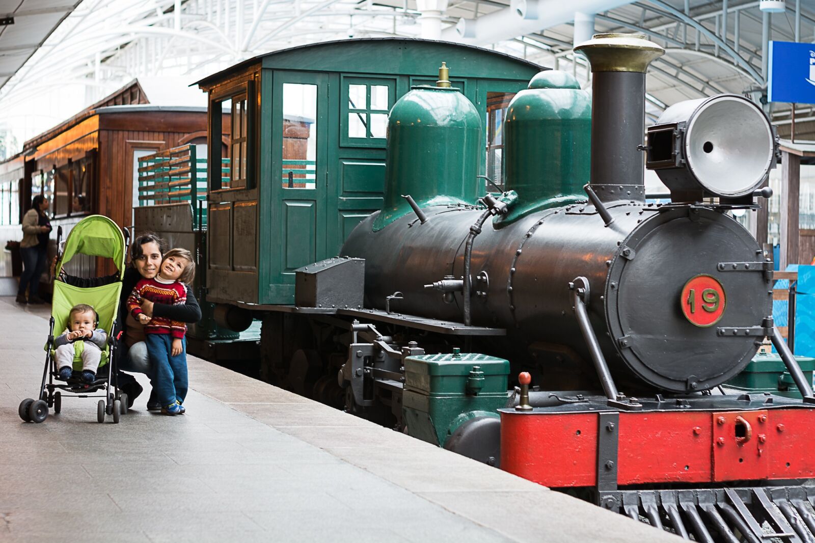 Nikon D7100 sample photo. Train, curitiba, shoping photography