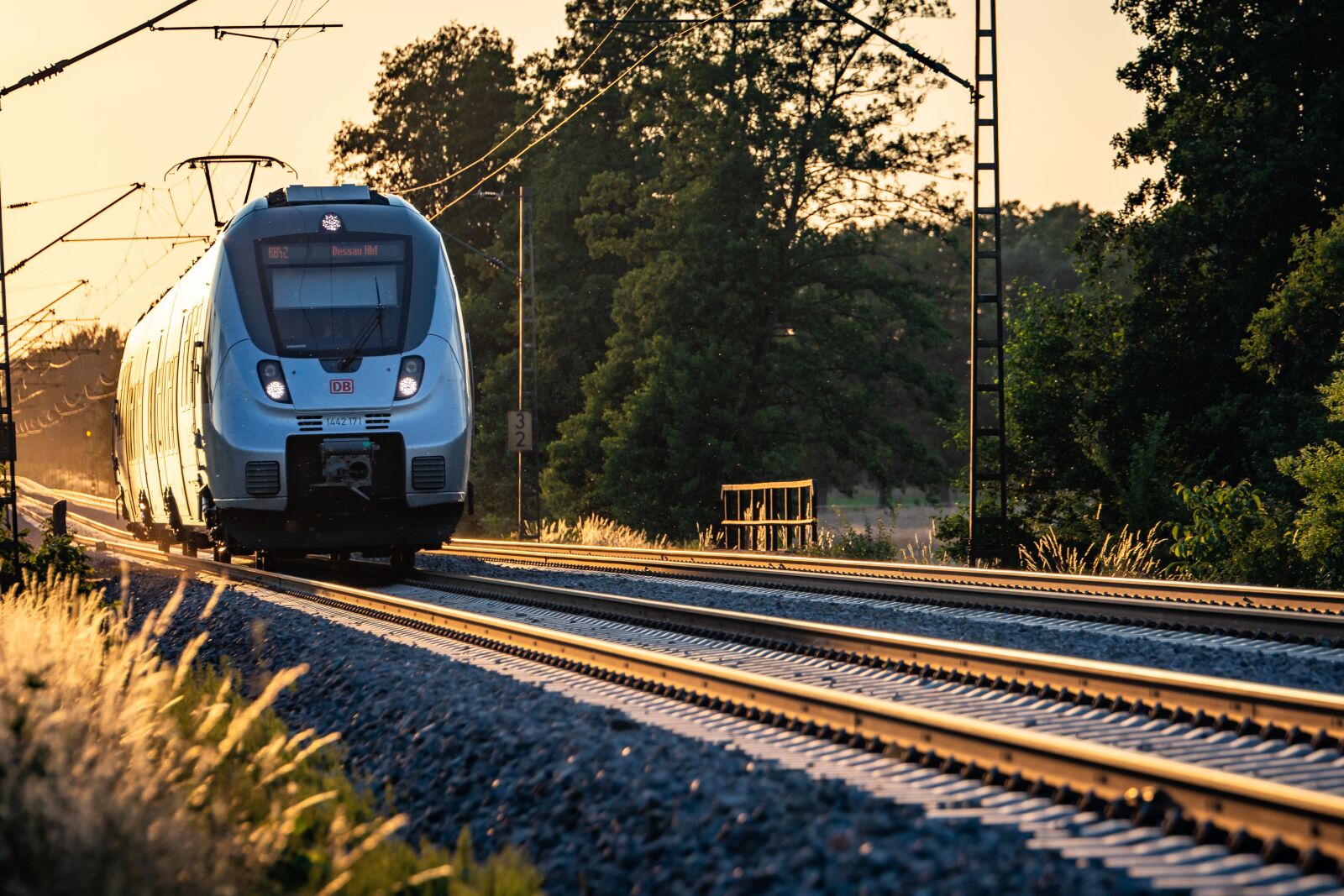 Tamron SP 70-200mm F2.8 Di VC USD sample photo. Train, regional train, railway photography