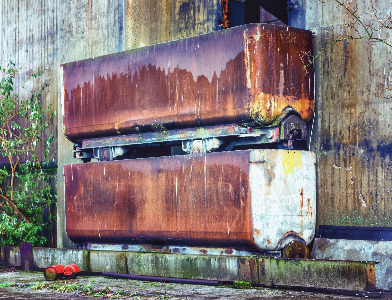 Nikon D3300 sample photo. Container, metal, industry, rust photography