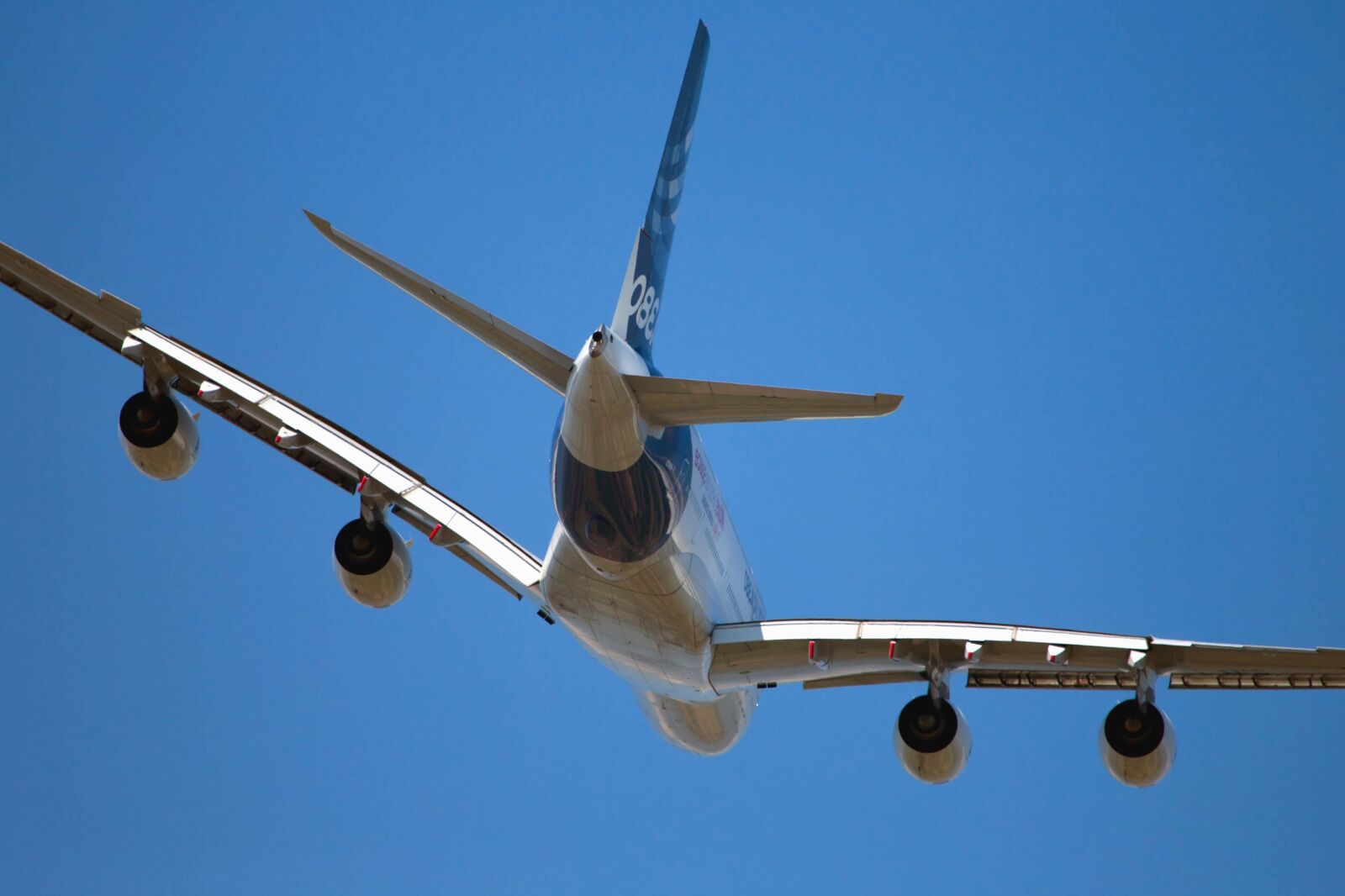 Canon EOS 5D Mark III sample photo. Passenger, plane, jet, wing photography