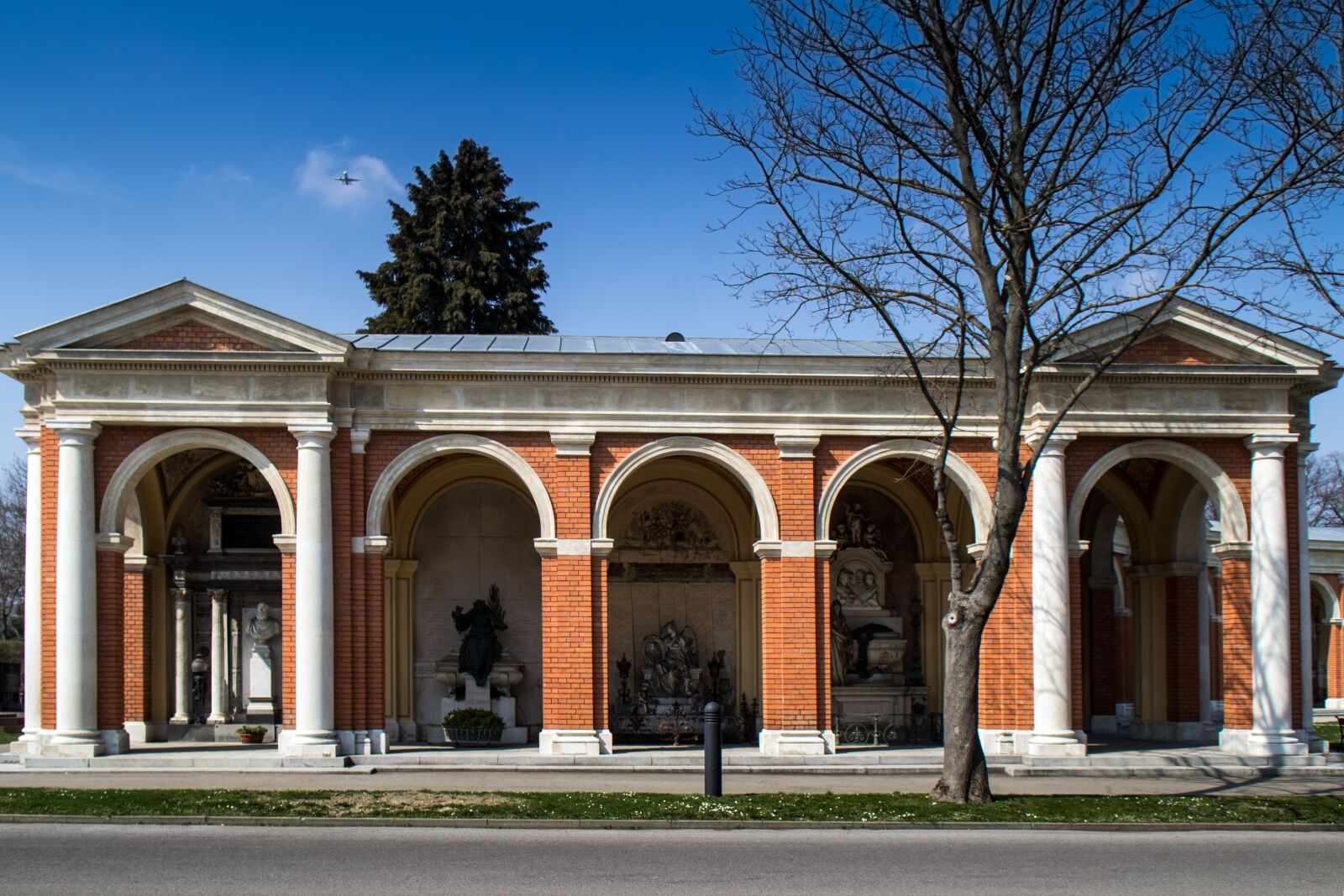 Canon EOS 600D (Rebel EOS T3i / EOS Kiss X5) sample photo. Vienna, central cemetery, mausoleum photography