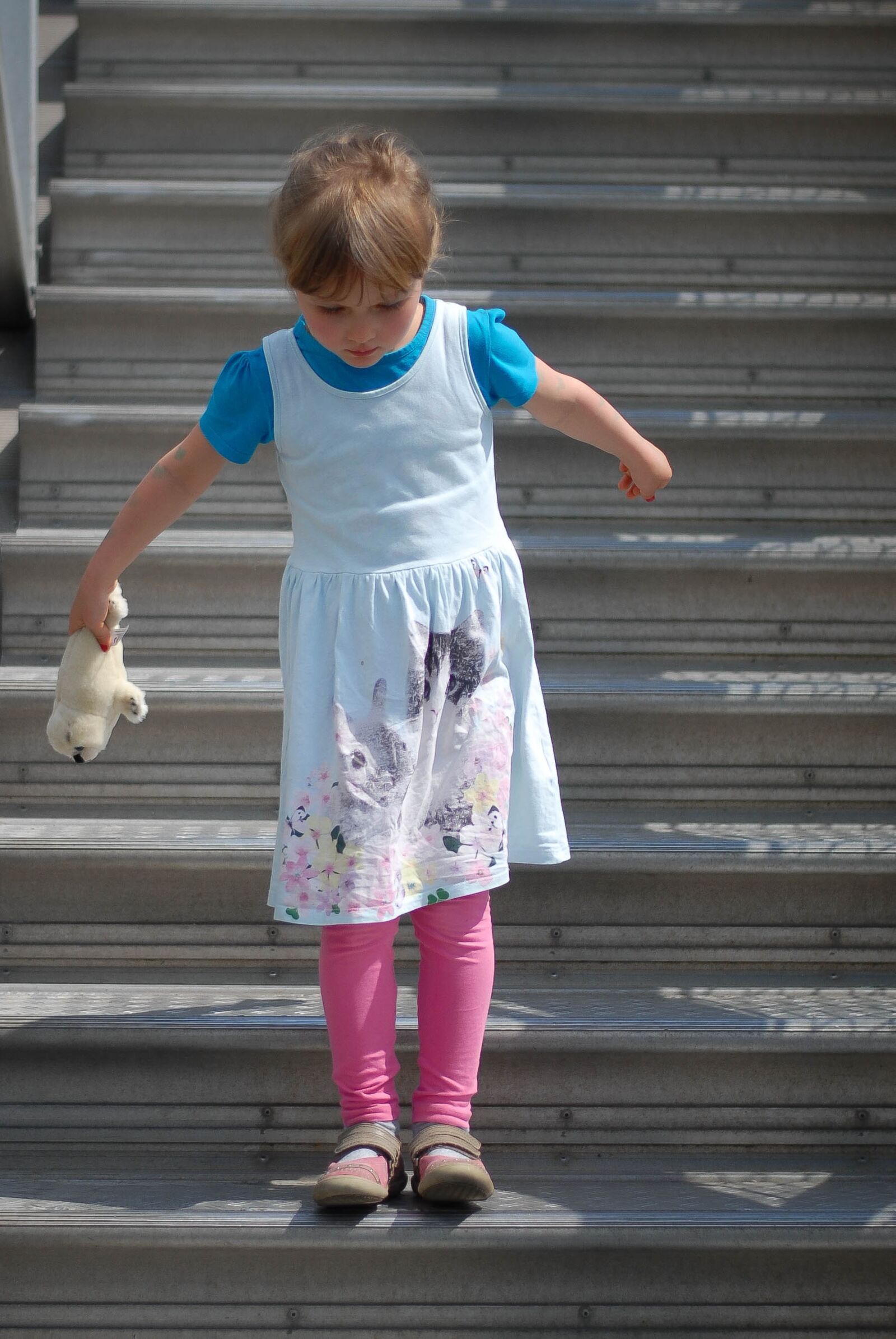 Nikon D200 sample photo. Child, stairs, girl photography