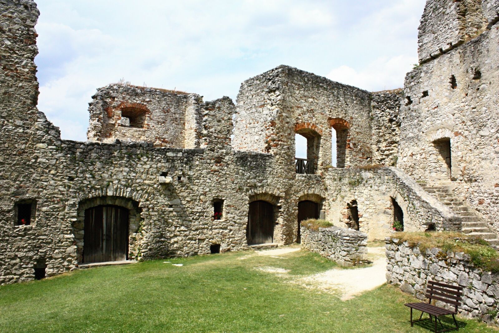 Canon EOS 450D (EOS Rebel XSi / EOS Kiss X2) sample photo. Castle rab , castle photography