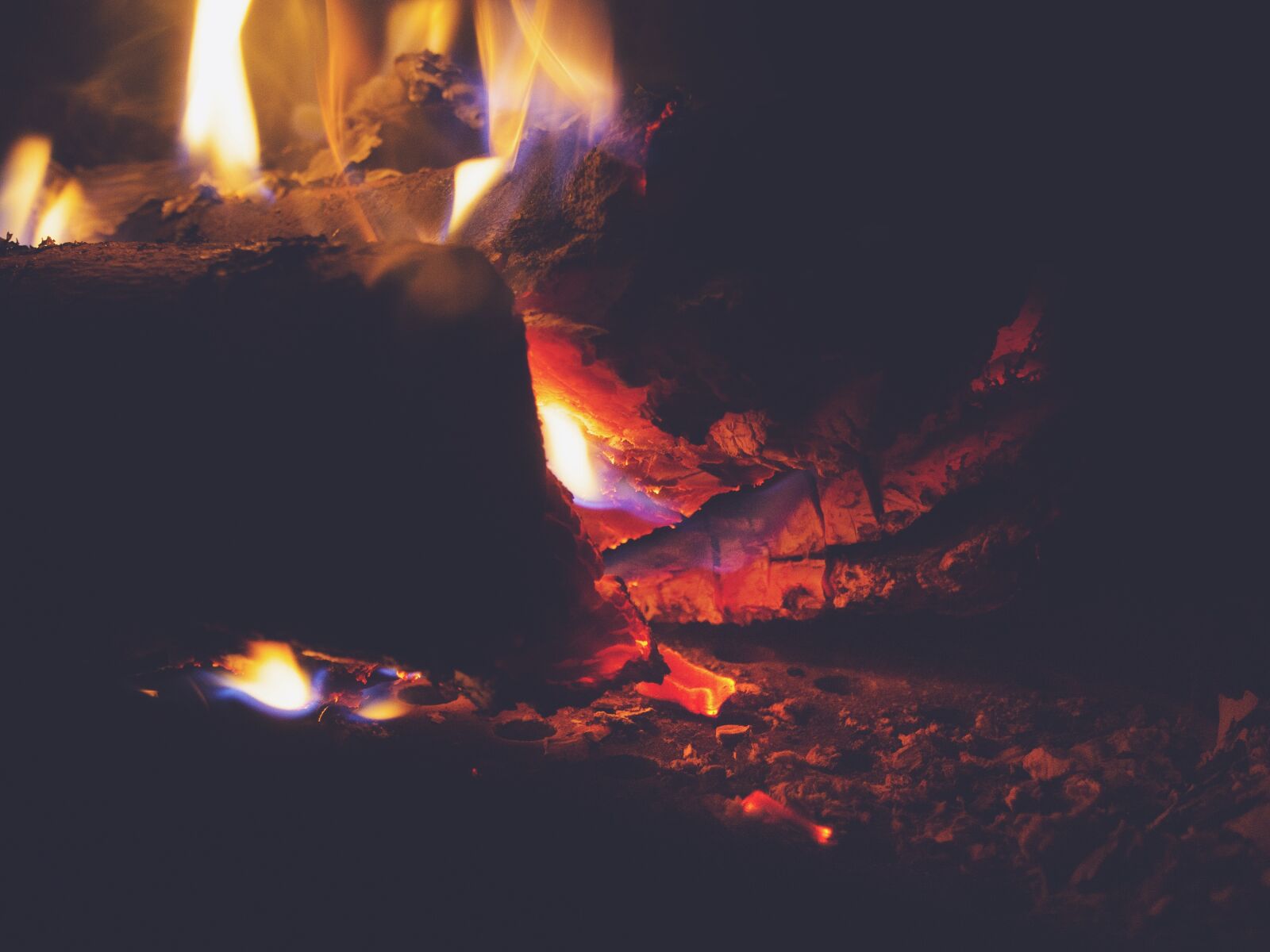 Olympus OM-D E-M5 sample photo. Fire, fireplace, flames photography