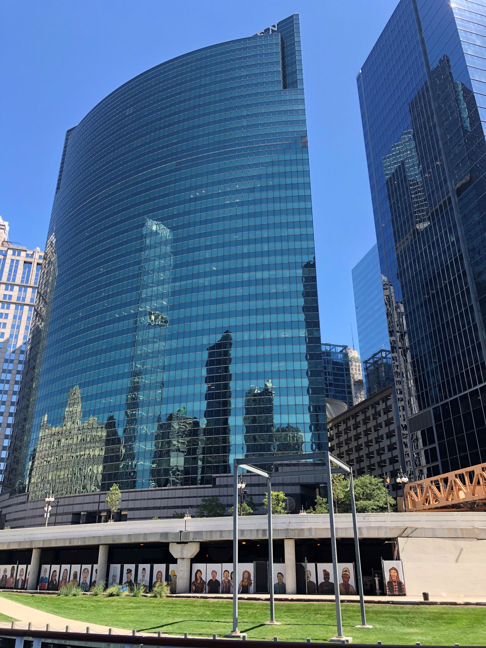 Apple iPhone X sample photo. Chicago, river, building photography