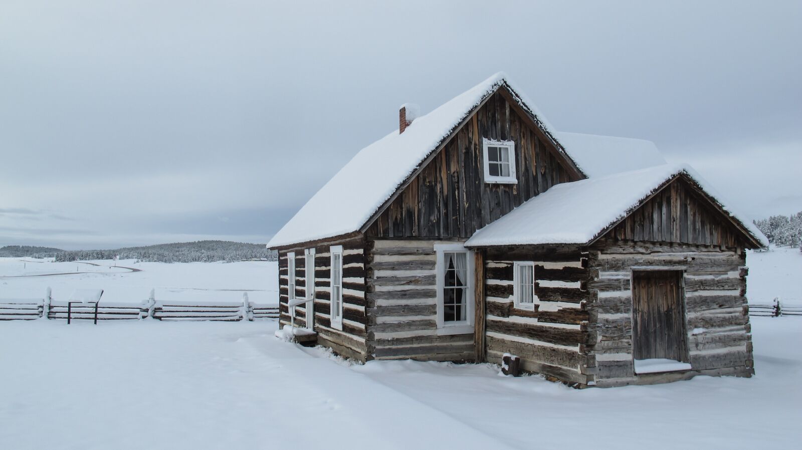 Canon PowerShot G12 sample photo. Snow, log cabin, cabin photography