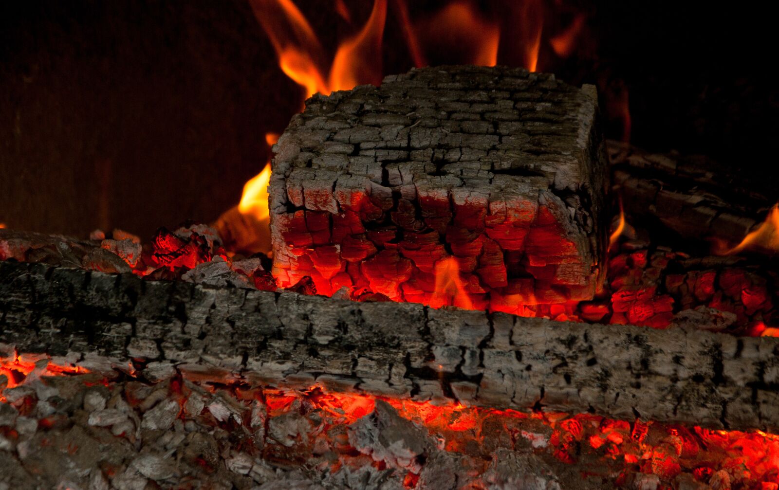 Pentax K10D sample photo. Fireplace, embers, ash photography