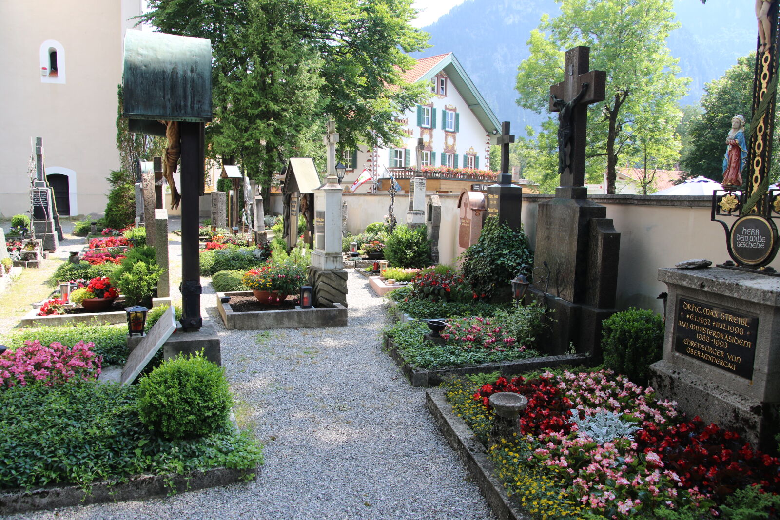 Canon EOS 7D Mark II sample photo. Cathedral, cemetry, christ, christian photography