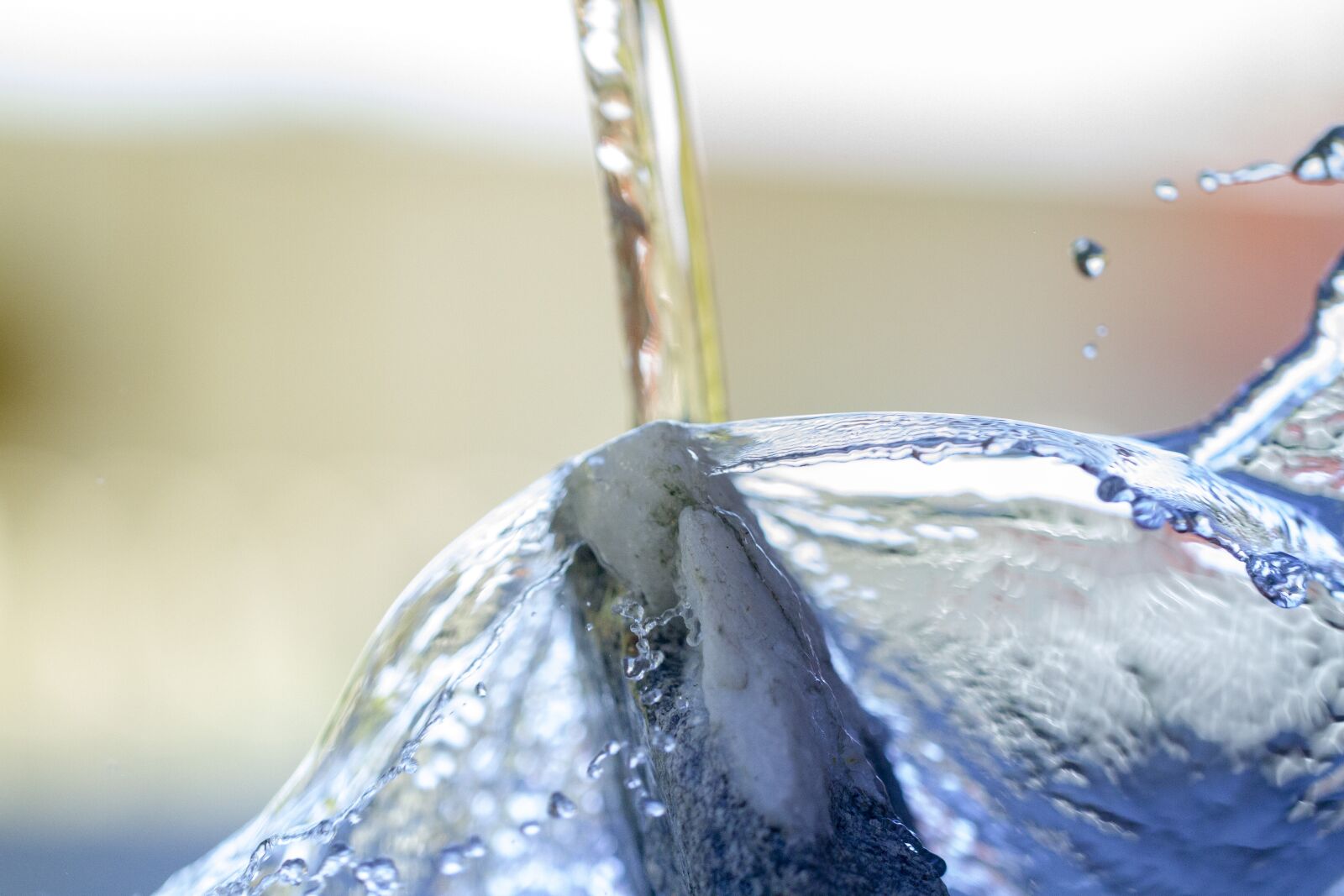 Canon EF 100mm F2.8L Macro IS USM sample photo. Water, stone, nature photography