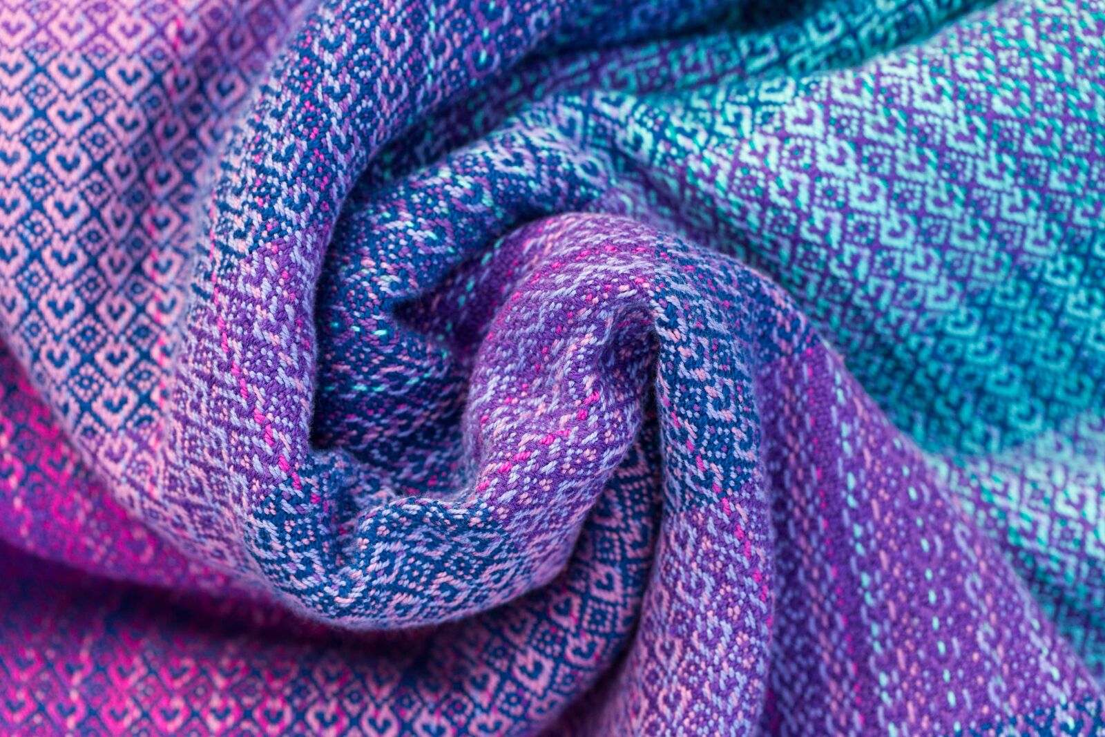 Canon EF 100mm F2.8L Macro IS USM sample photo. Sling, warp, love photography