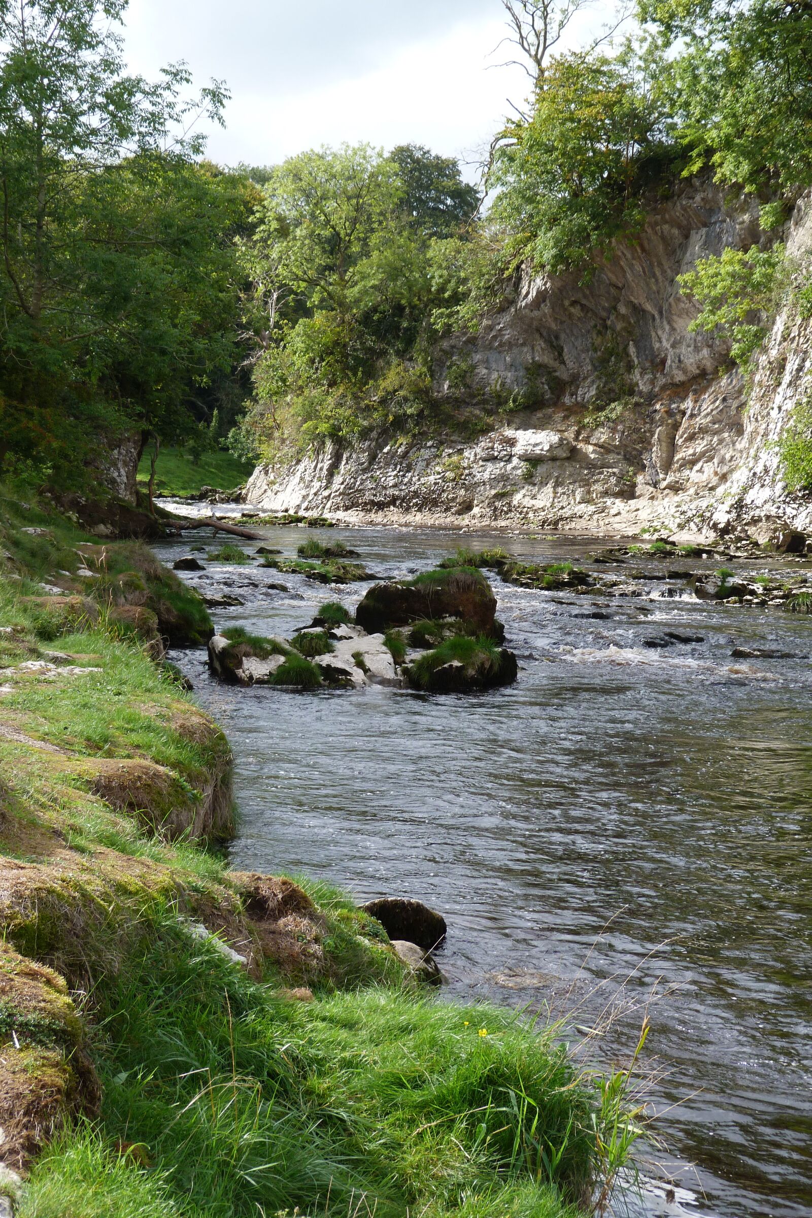 Panasonic Lumix DMC-FZ40 (Lumix DMC-FZ45) sample photo. Gorge, river, wharfe photography