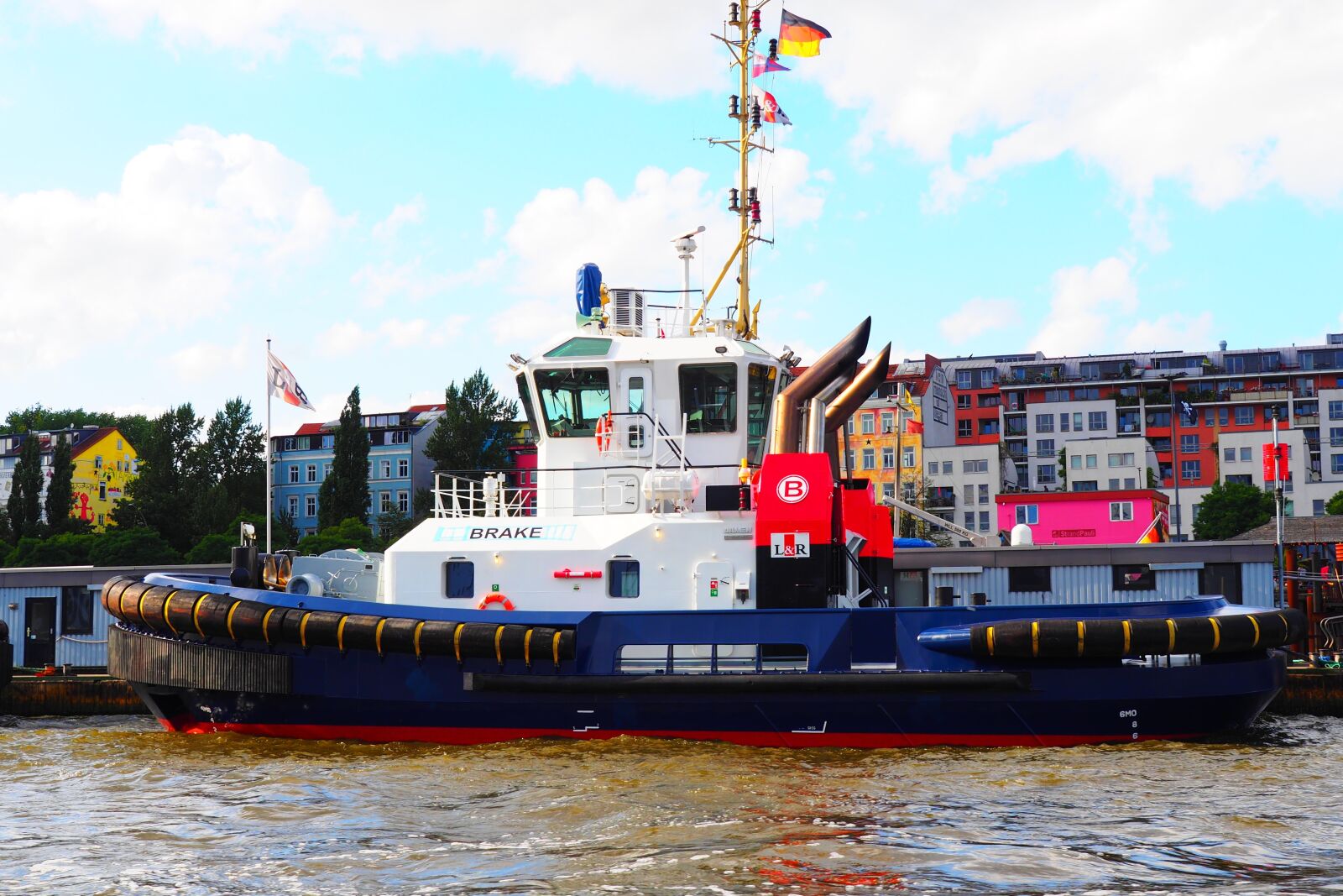Olympus OM-D E-M10 II sample photo. Tug, port, hamburg photography