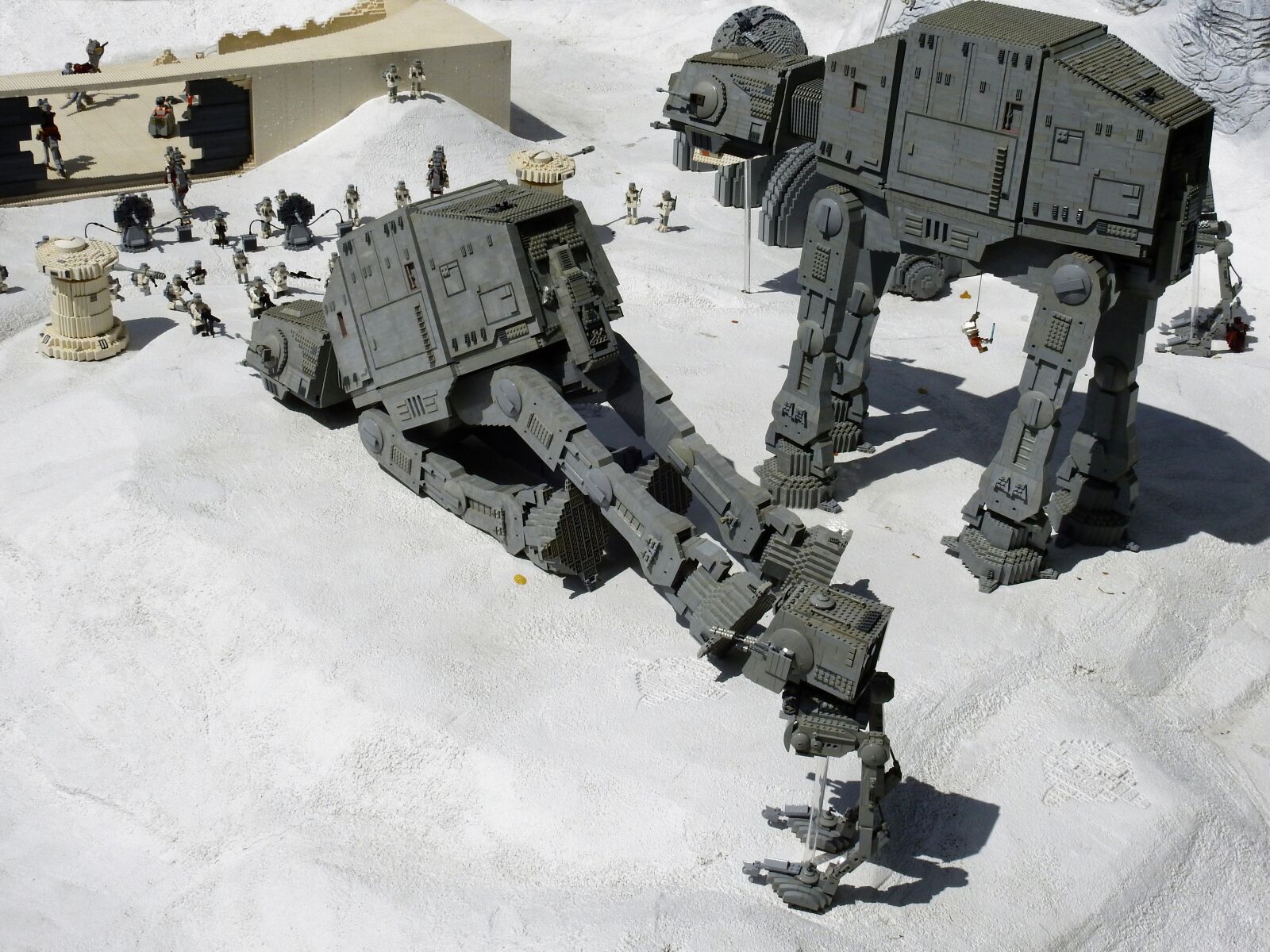 Nikon Coolpix P900 sample photo. Lego, legoland, build photography