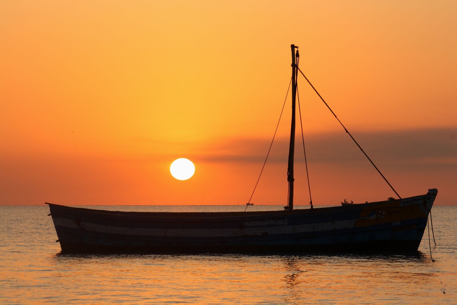 Canon EOS 1000D (EOS Digital Rebel XS / EOS Kiss F) sample photo. Sea, water, sunset photography