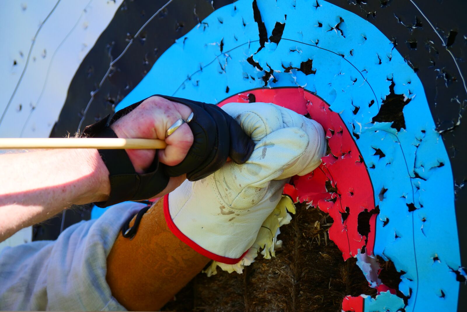 Panasonic Lumix DC-G9 sample photo. Archery, arrow, target photography