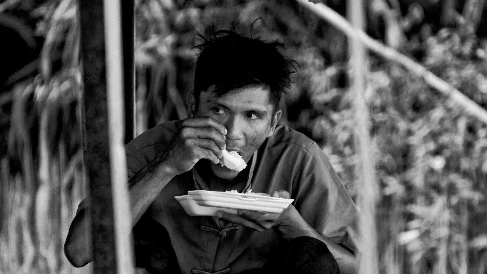 Panasonic Lumix DMC-FZ1000 sample photo. Man, male, vietnam photography