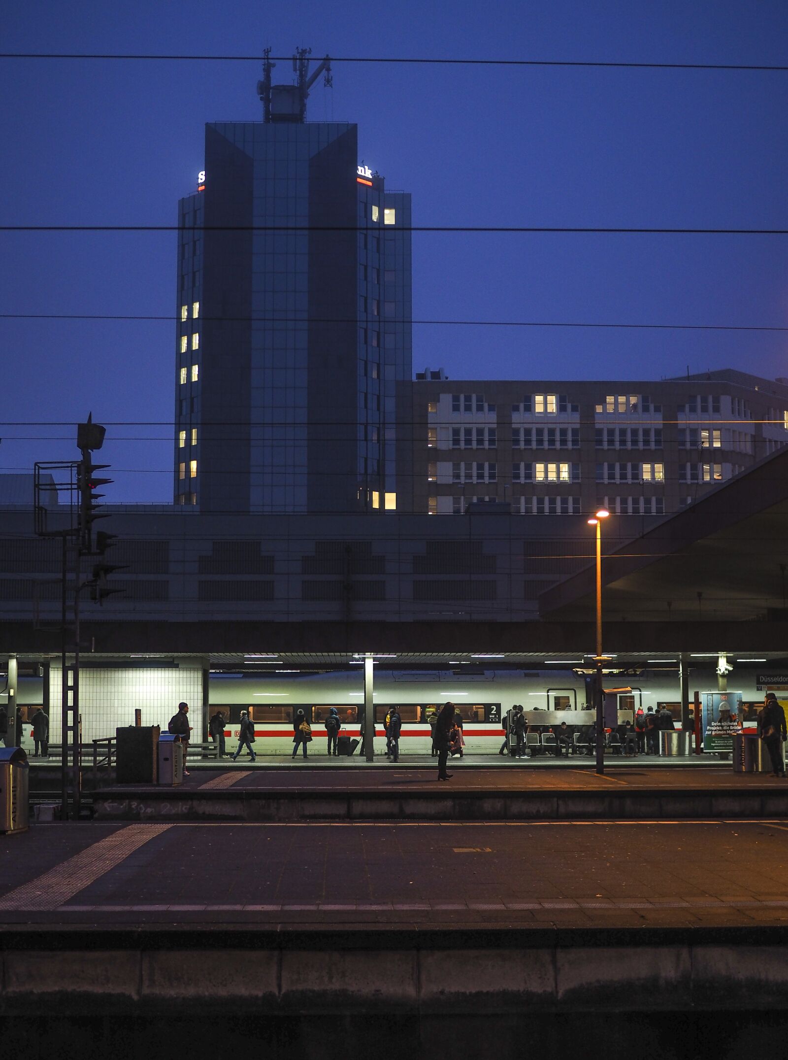 Olympus OM-D E-M10 + Olympus M.Zuiko Digital 25mm F1.8 sample photo. Railway station, train, railway photography