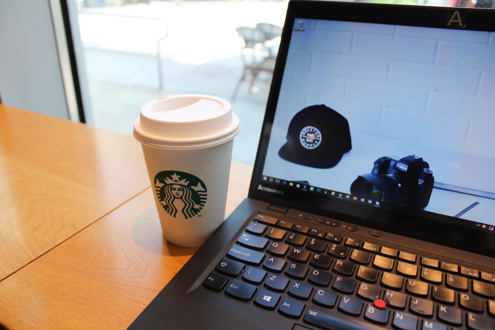 Canon EOS 1300D (EOS Rebel T6 / EOS Kiss X80) sample photo. Coffee, laptop, keyboard photography