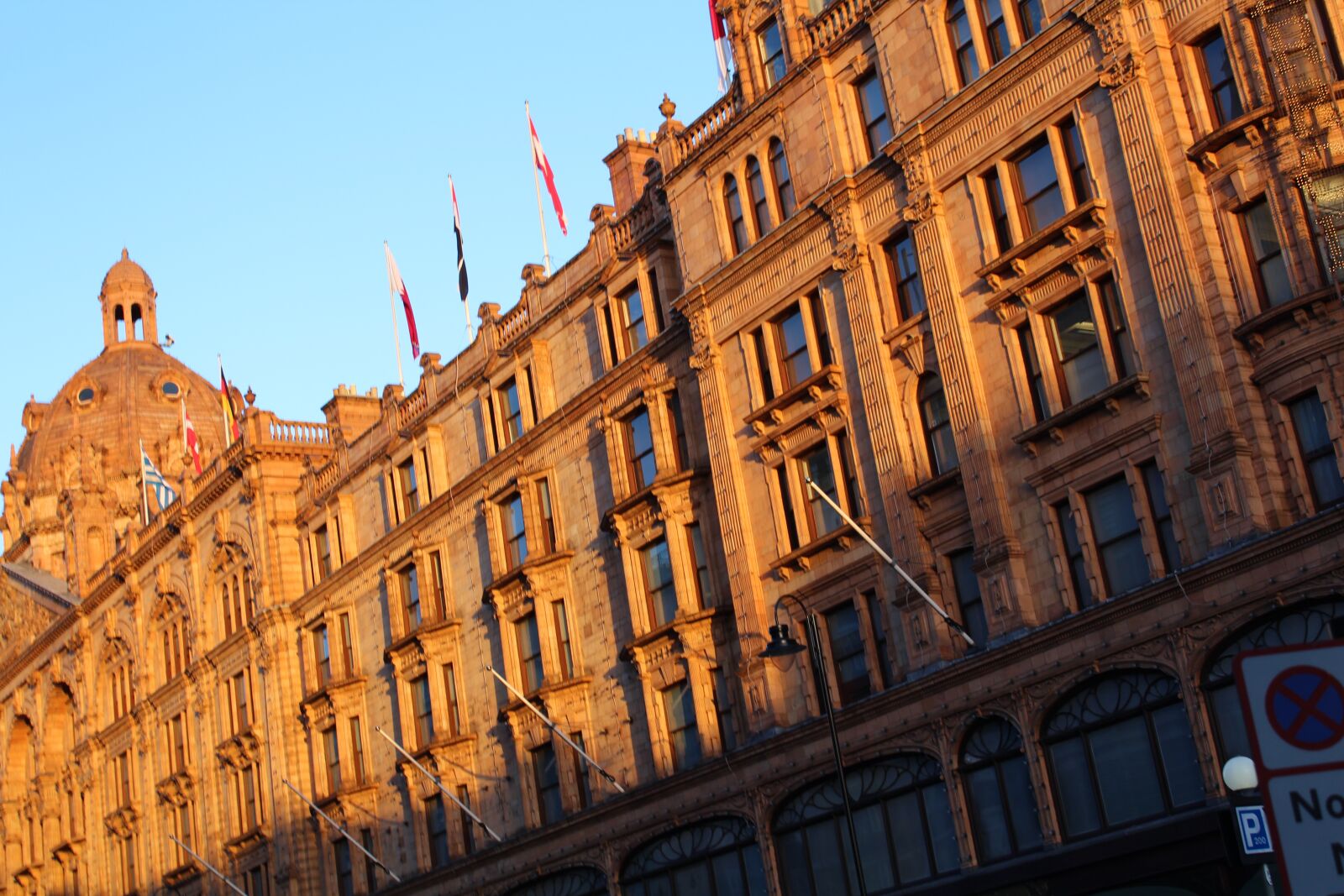 Canon EOS 1200D (EOS Rebel T5 / EOS Kiss X70 / EOS Hi) sample photo. Kensington, london, architecture photography
