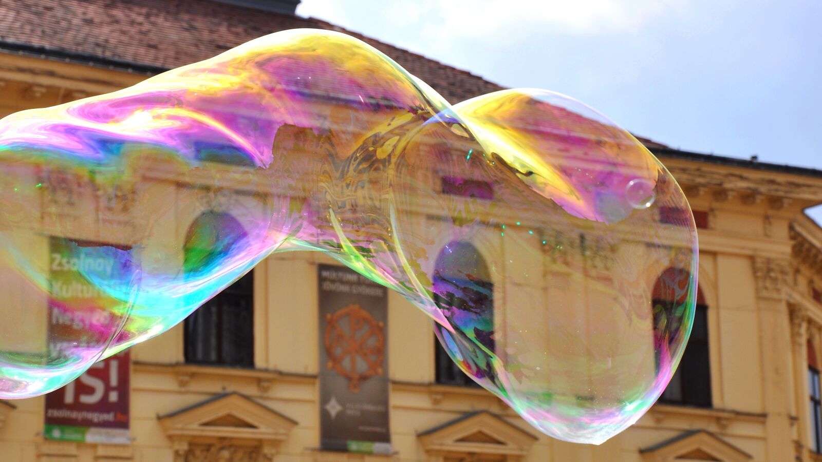 Nikon D90 sample photo. Spring, stunt, bubble photography