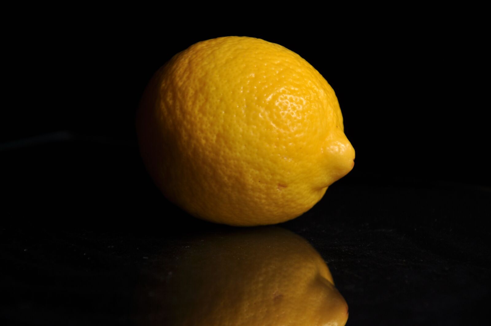 Nikon D90 sample photo. Lemon, table, yellow photography