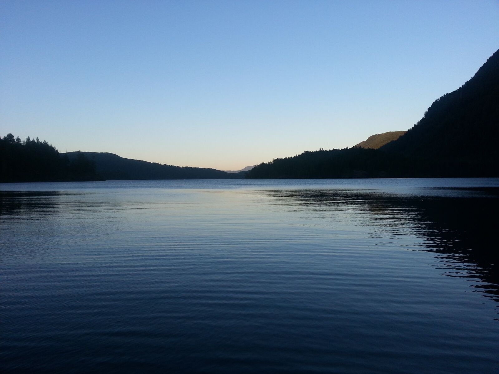 Samsung Galaxy S3 sample photo. Calm, water, summer photography