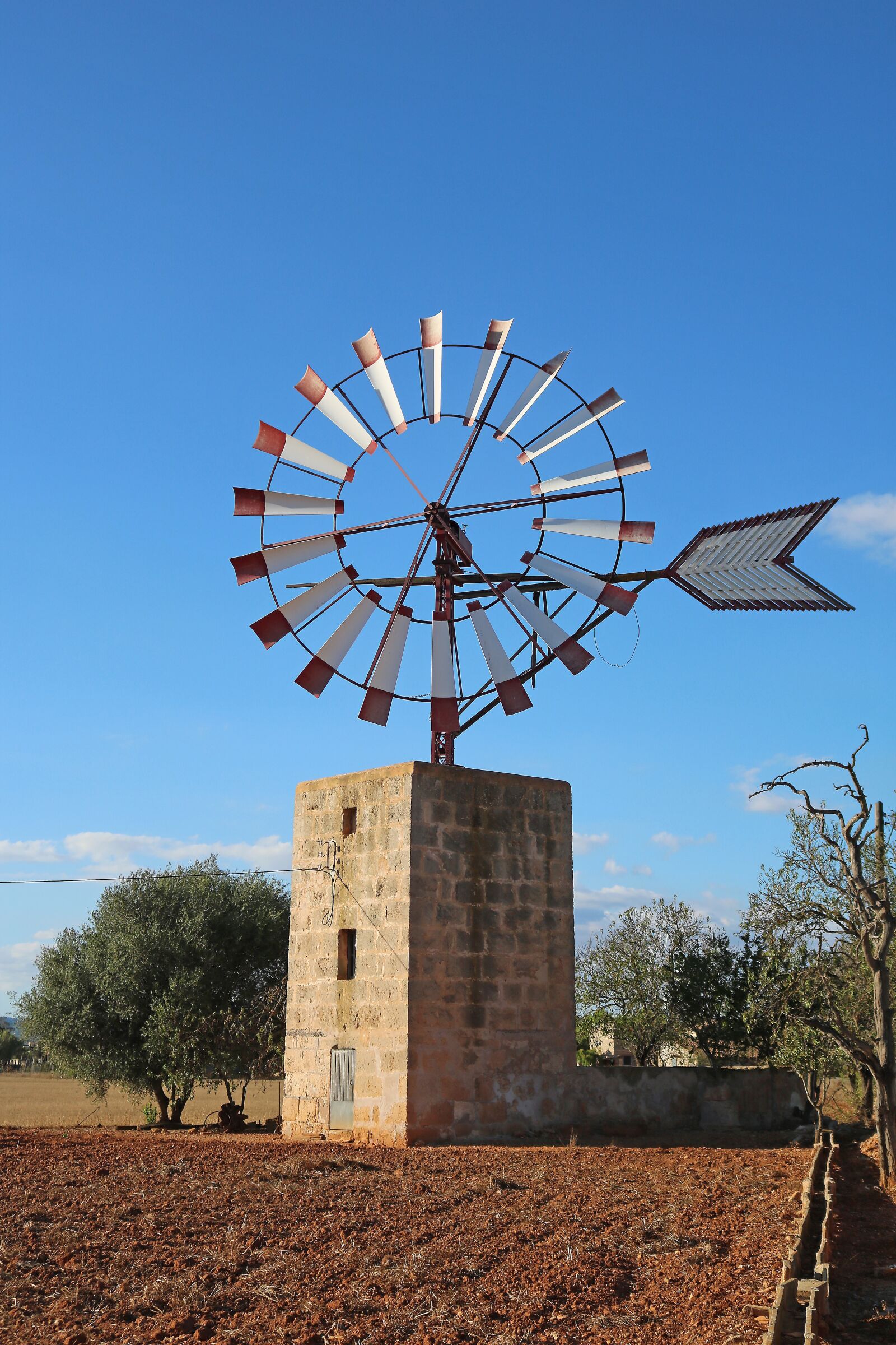 Canon EOS 750D (EOS Rebel T6i / EOS Kiss X8i) sample photo. Mallorca, windmill, old mill photography