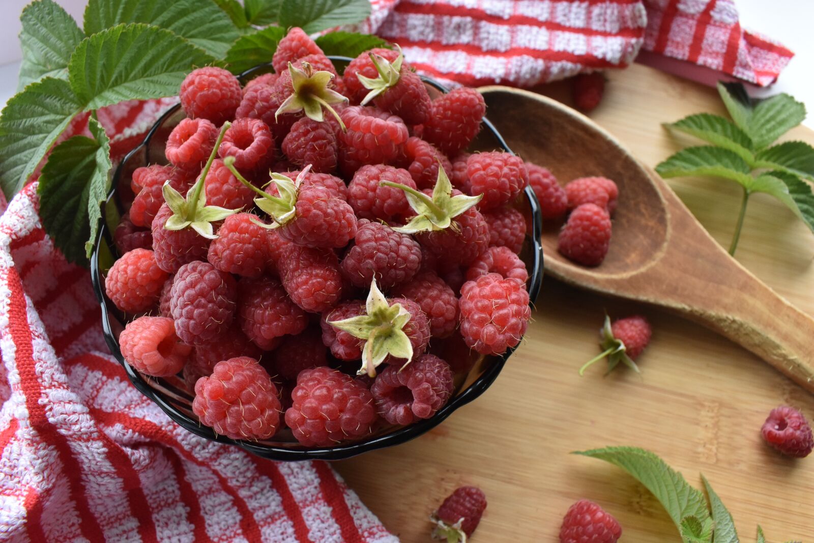 Nikon D3400 sample photo. Raspberry, berry, vitamins photography