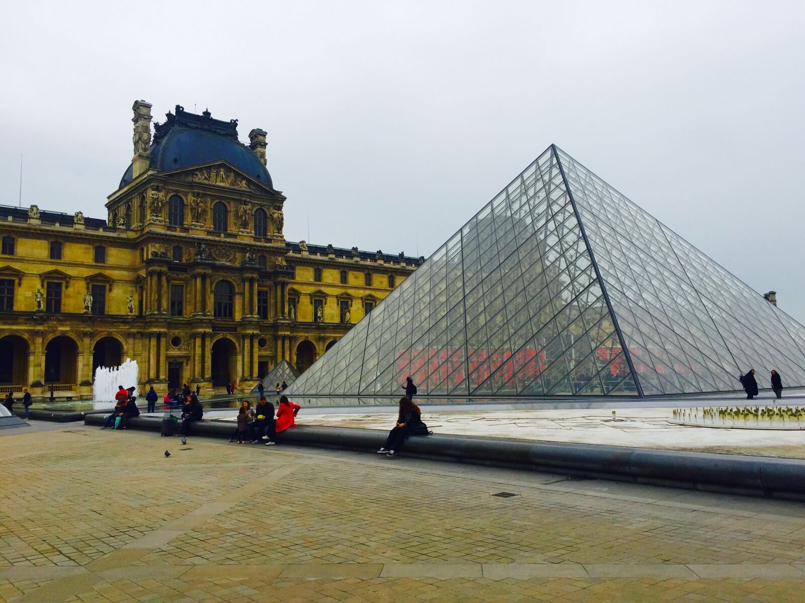 iPhone 6 back camera 4.15mm f/2.2 sample photo. Musee, piramide, louvre photography
