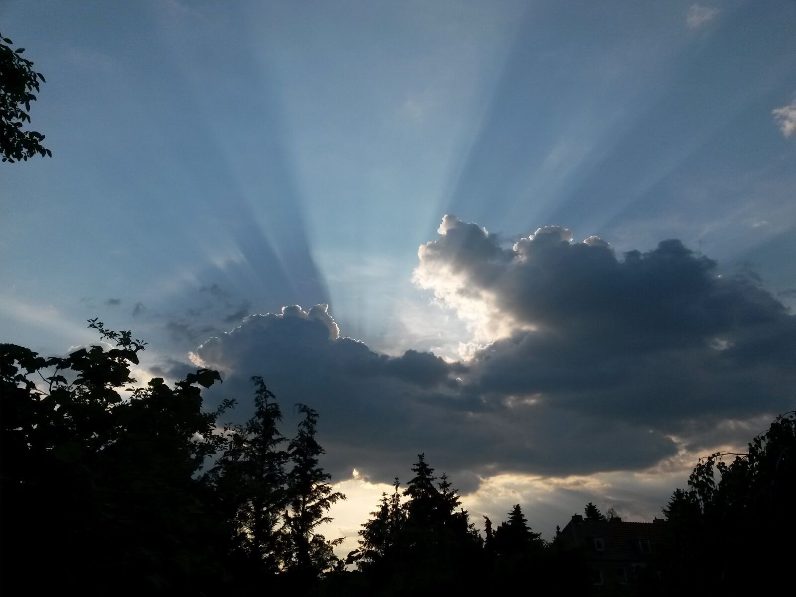 Samsung Galaxy S4 Mini sample photo. Sun, clouds, thunderstorm photography