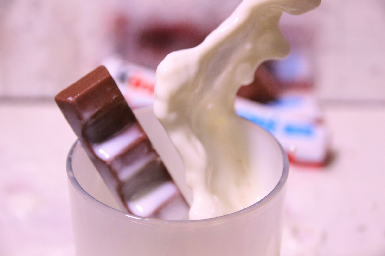 Canon EOS 700D (EOS Rebel T5i / EOS Kiss X7i) sample photo. Splash, milk, sweet photography