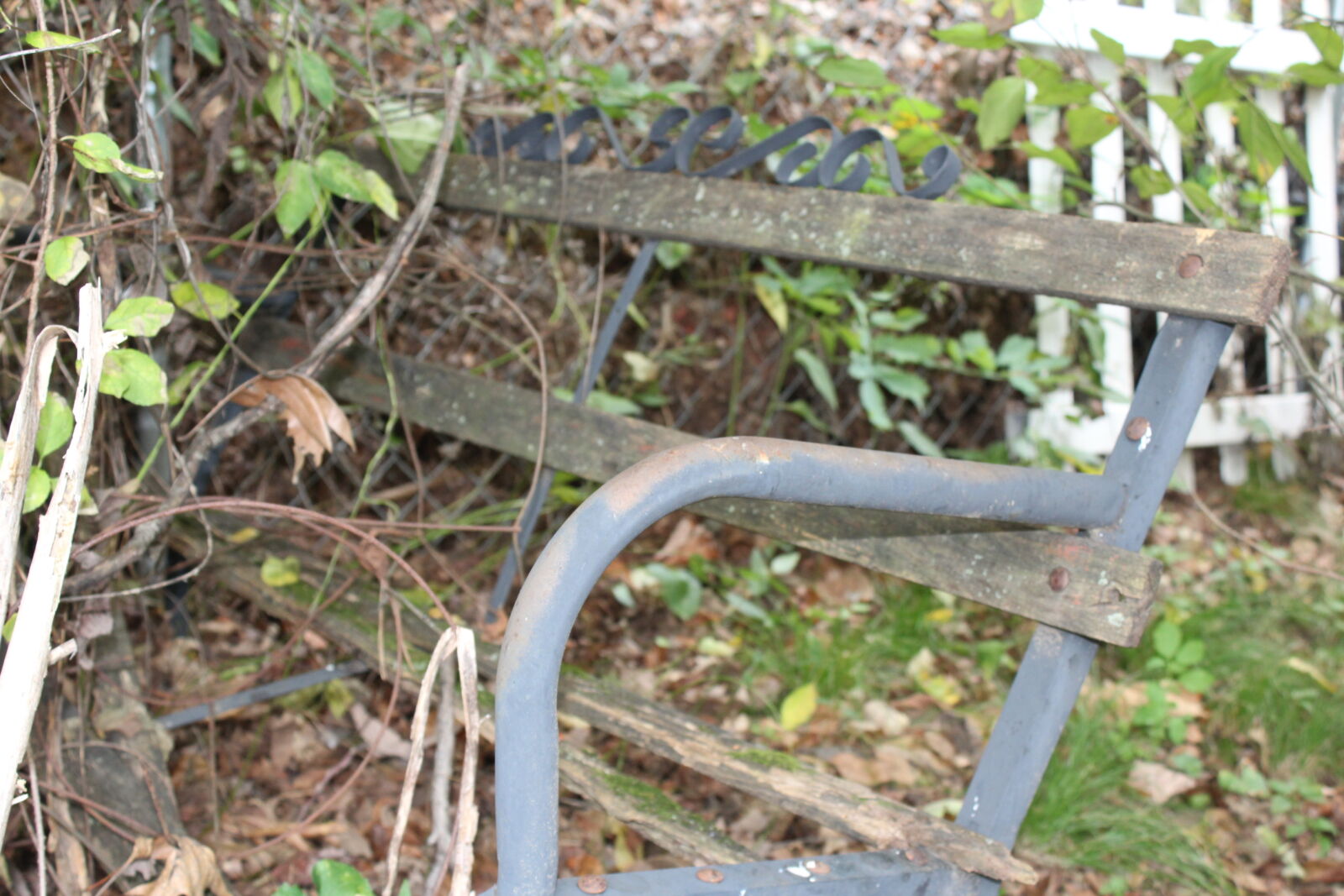 Canon EOS 1200D (EOS Rebel T5 / EOS Kiss X70 / EOS Hi) sample photo. Bench, fall, old, bench photography