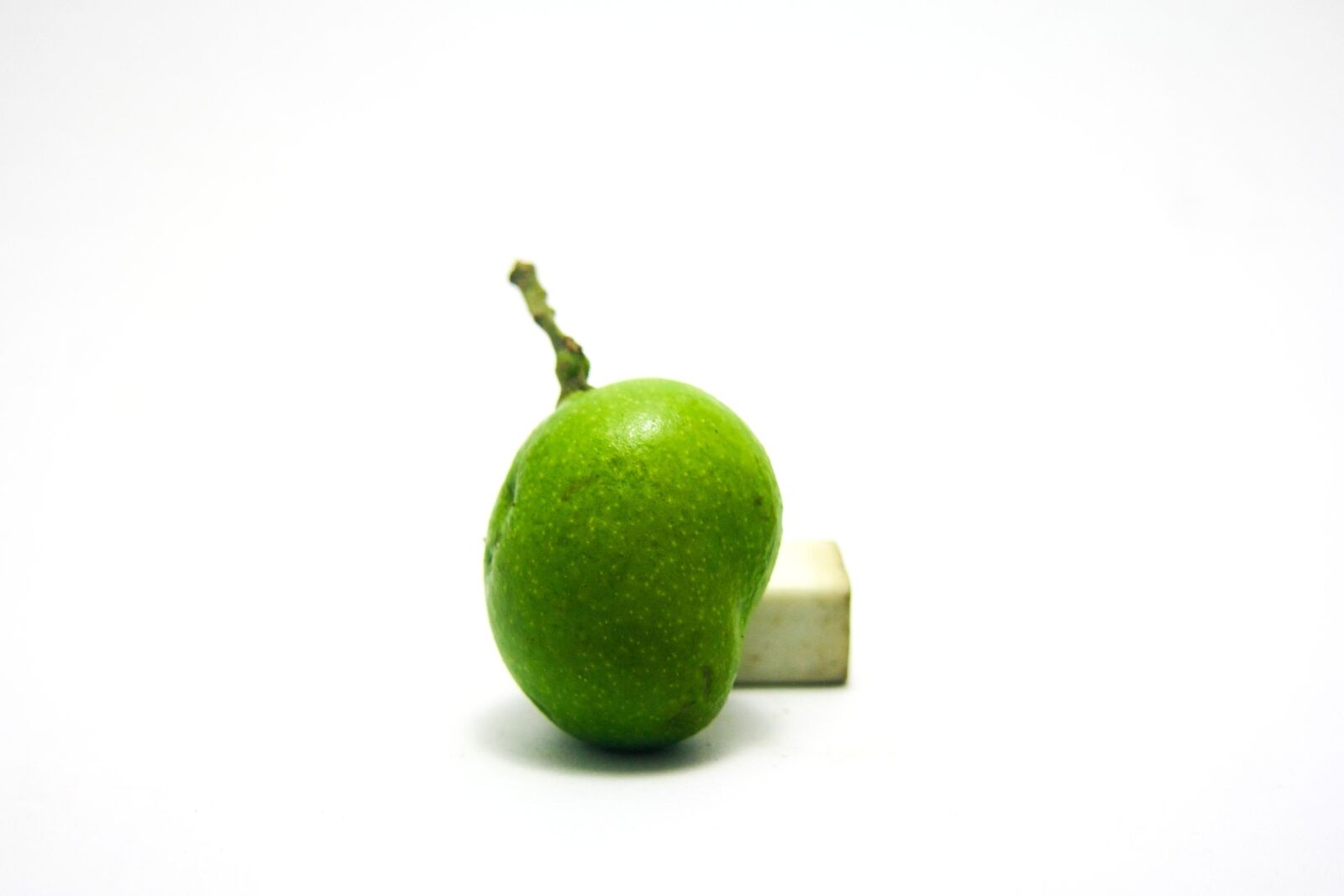 Canon EOS 1000D (EOS Digital Rebel XS / EOS Kiss F) sample photo. Green, mango, fruit, food photography