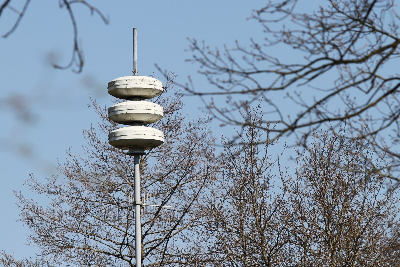 Canon EOS 7D sample photo. Siren, alarm, mast photography