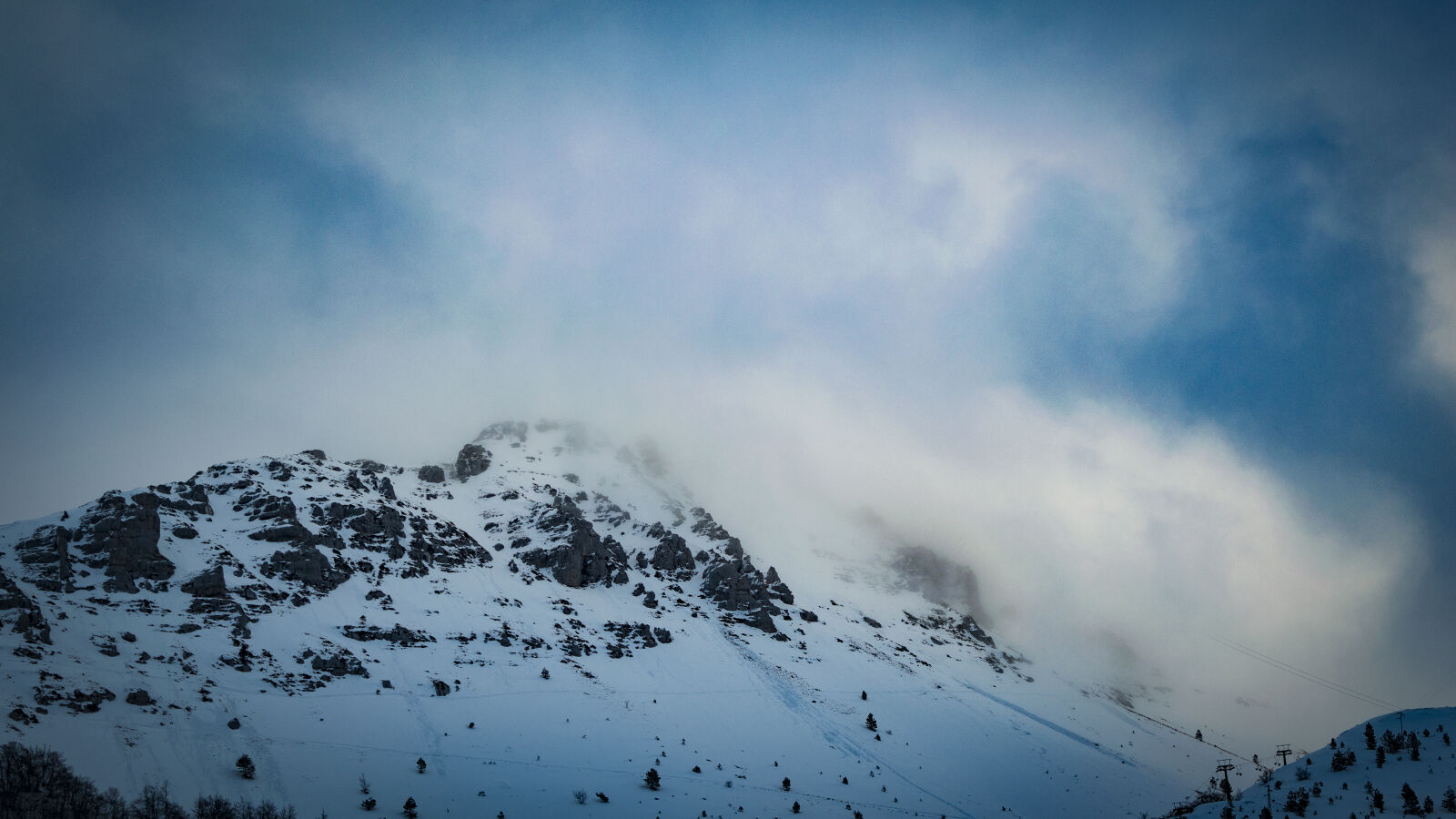 Nikon AF-S DX Nikkor 18-55mm F3.5-5.6G VR II sample photo. Snow, covered, mountain, under photography