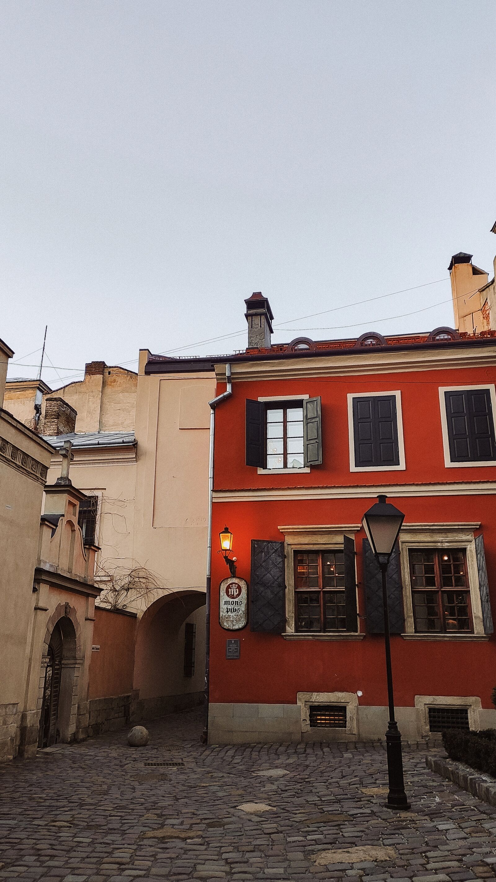 Xiaomi MI CC 9 sample photo. Architecture, atmosphere, wallpaper photography