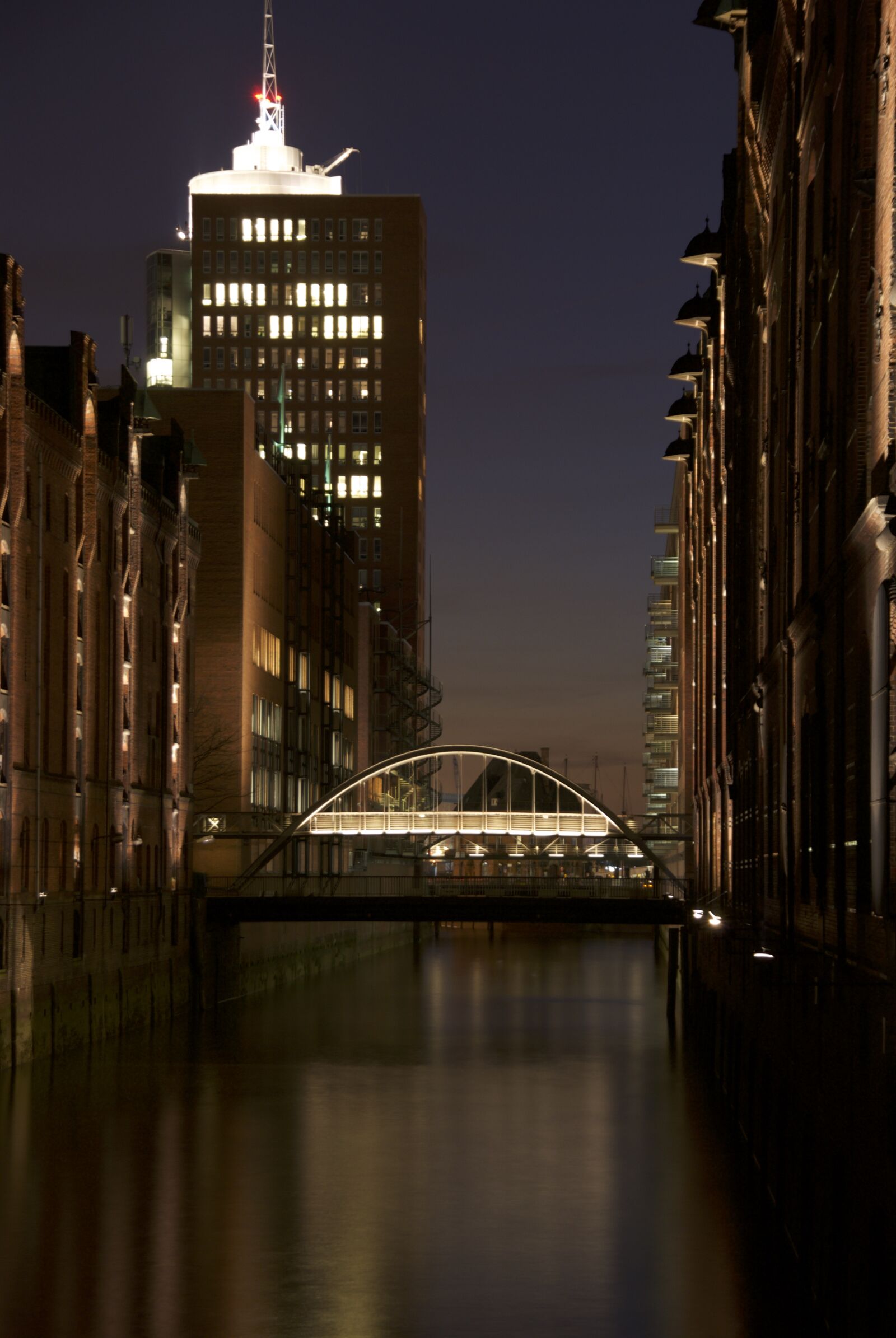 Pentax K200D sample photo. Bridge, city, lights, hamburg photography