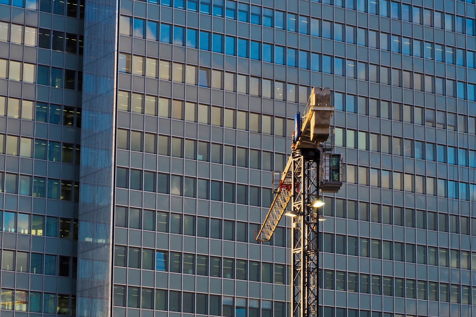 Olympus OM-D E-M10 sample photo. Architecture, glass, skyscraper photography