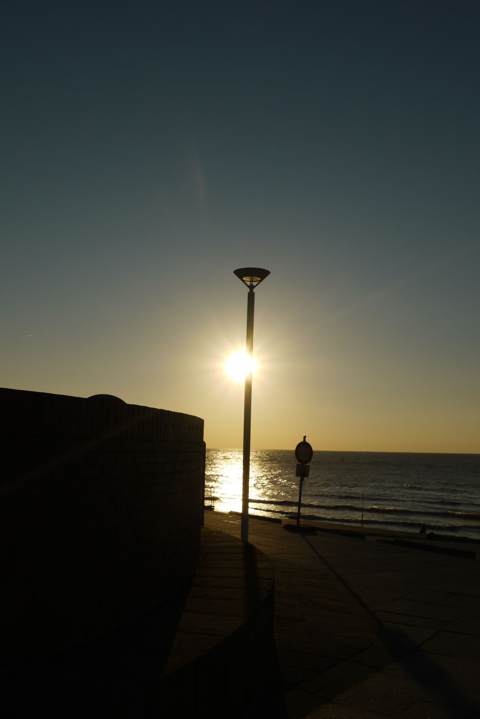 Panasonic Lumix DMC-GF1 sample photo. Lake, sunset, north photography