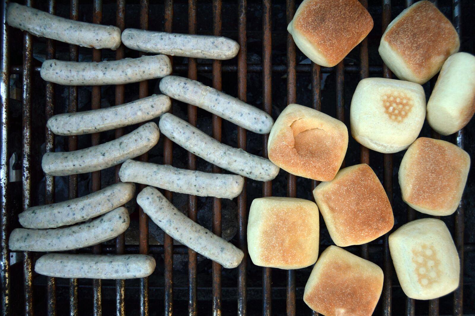 Nikon D3200 sample photo. Sausage, grill, barbecue photography