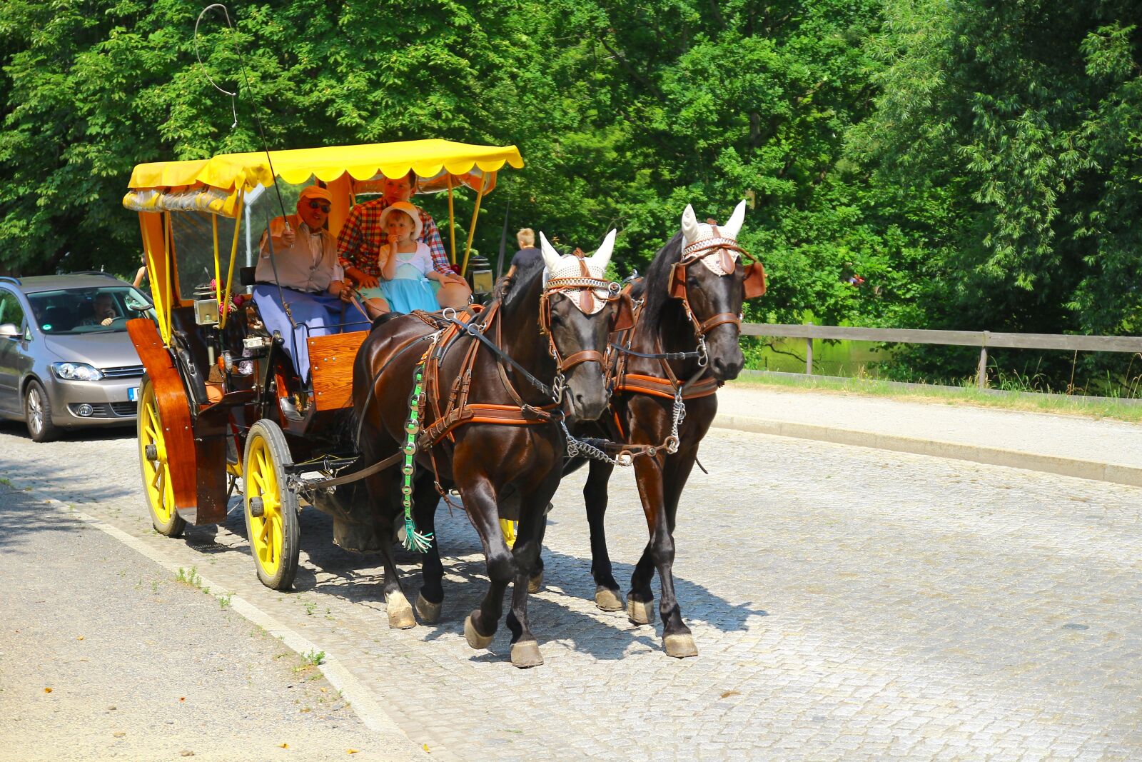 Canon EOS 1200D (EOS Rebel T5 / EOS Kiss X70 / EOS Hi) sample photo. Stroll, morisburg, germany photography