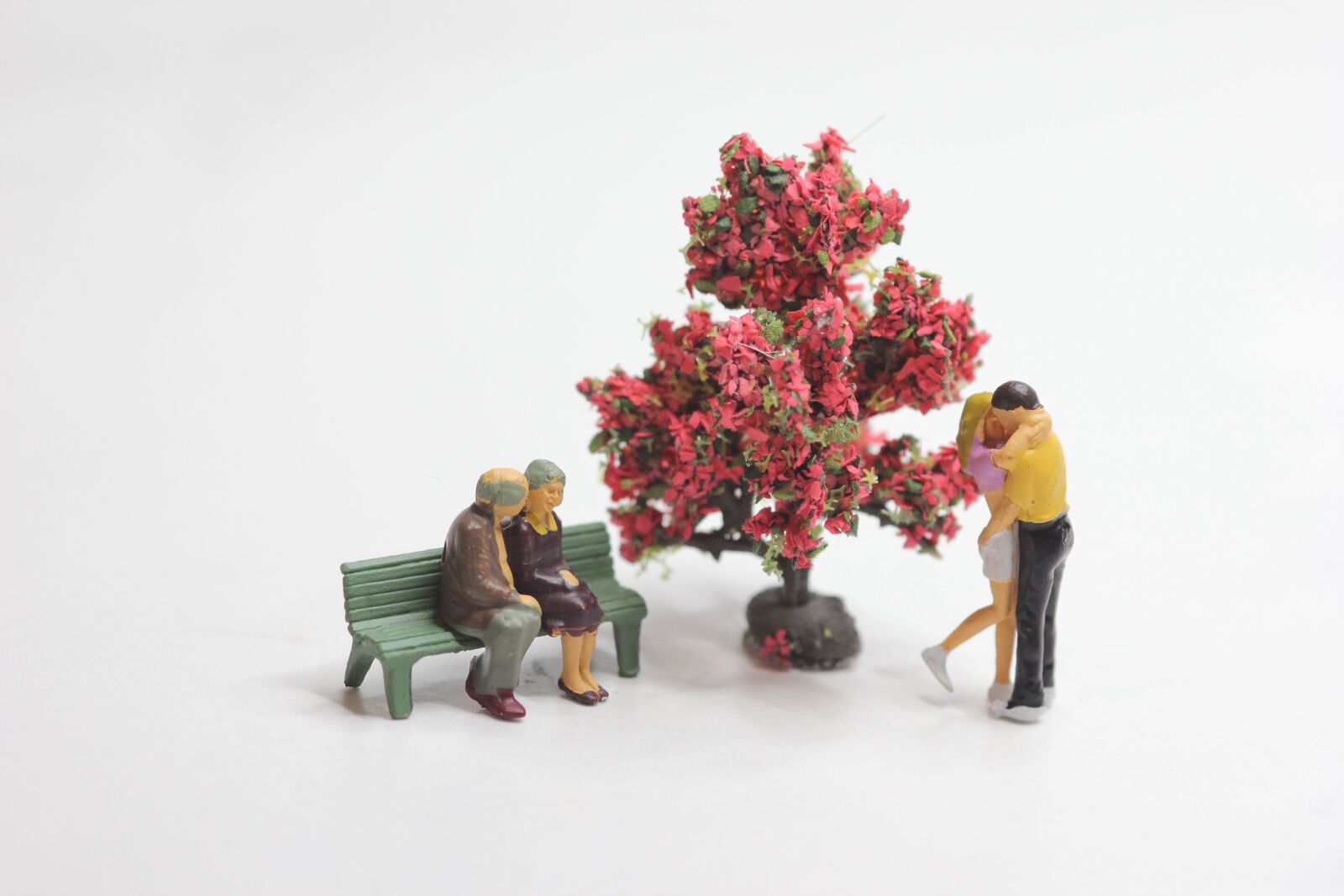 Canon EOS 550D (EOS Rebel T2i / EOS Kiss X4) sample photo. Love, couples, miniature figures photography