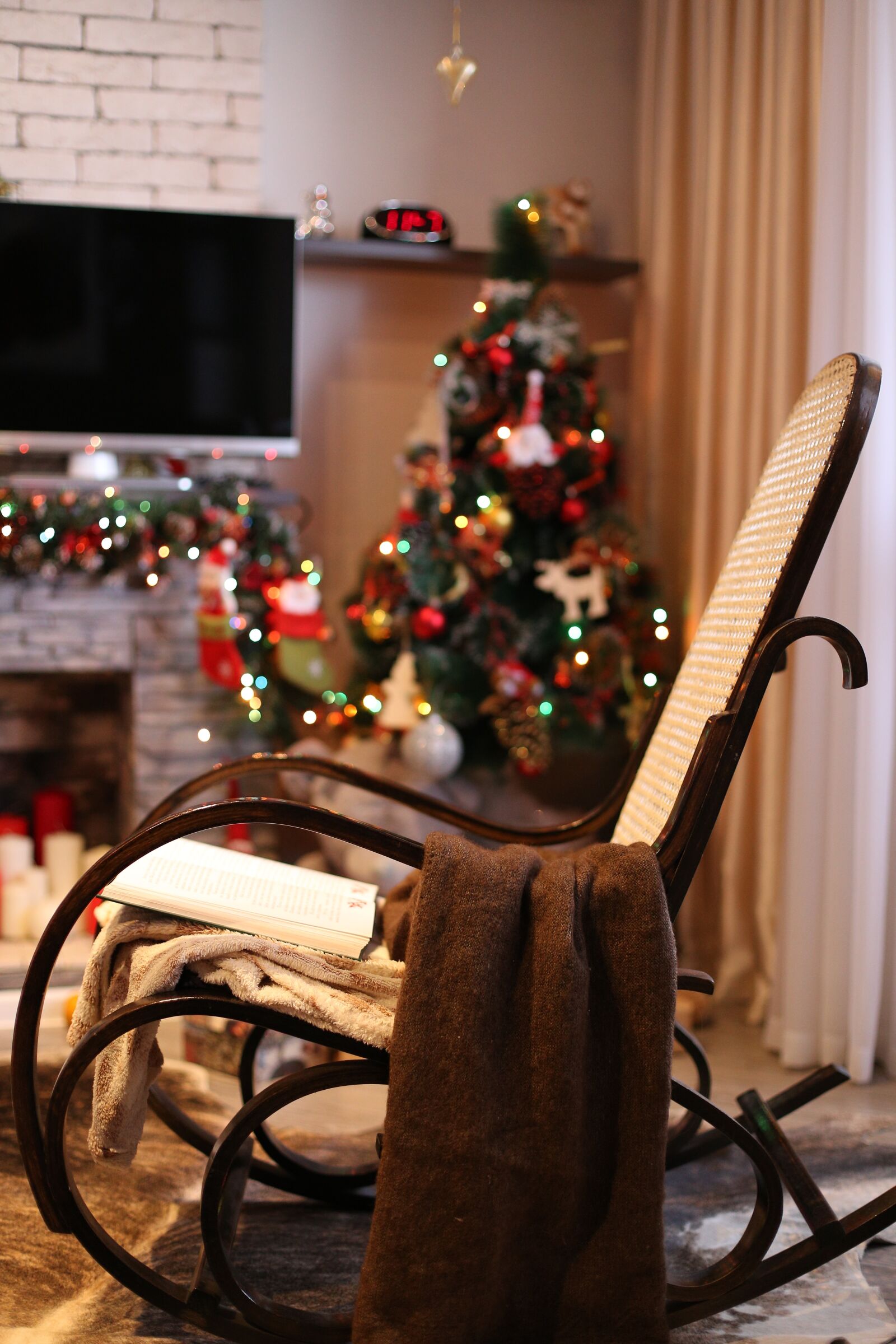 Canon EOS 6D + Canon EF 50mm F1.4 USM sample photo. Armchair, fireplace, interior photography