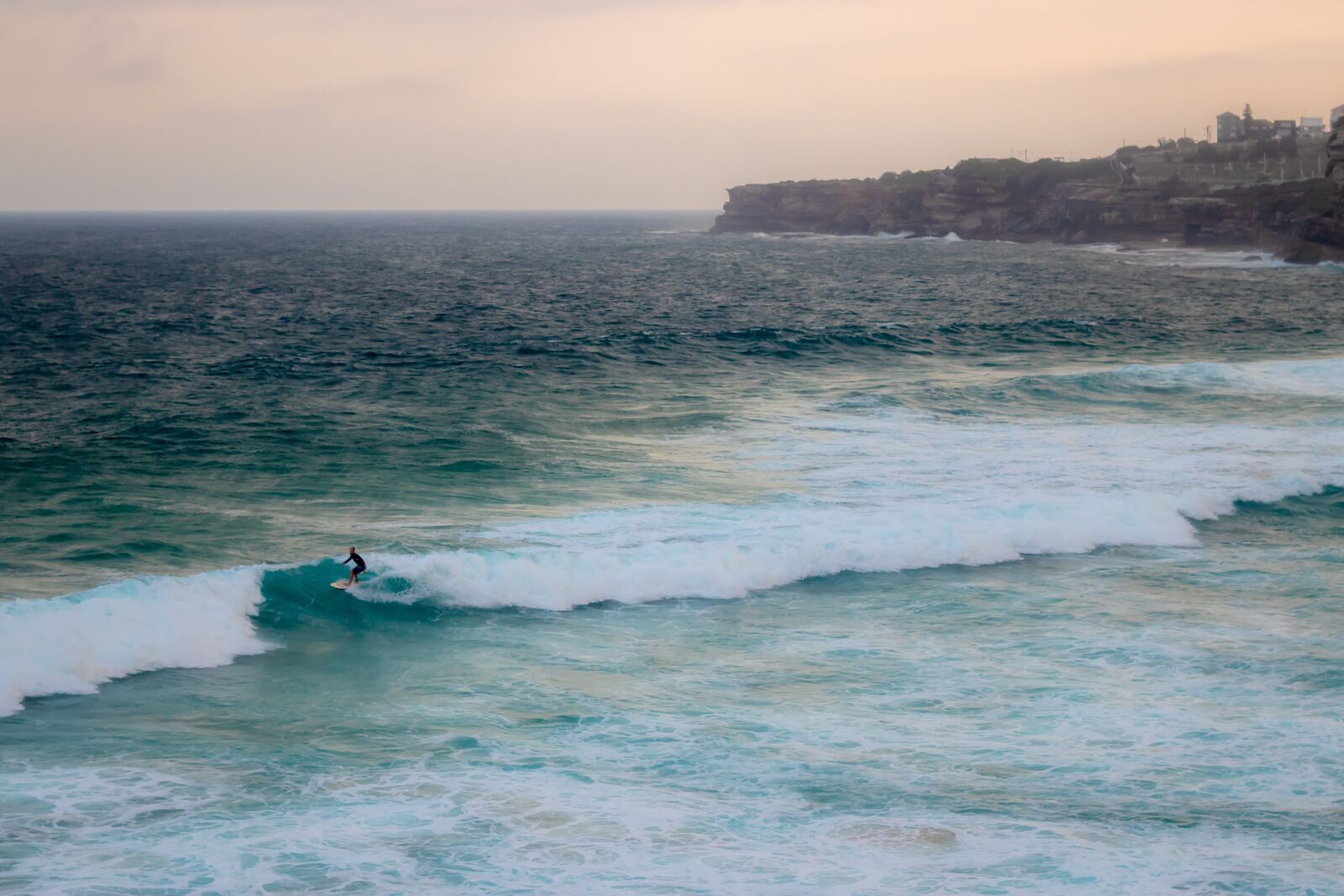 Canon EOS 800D (EOS Rebel T7i / EOS Kiss X9i) sample photo. Tamarama beach, surfer, wave photography