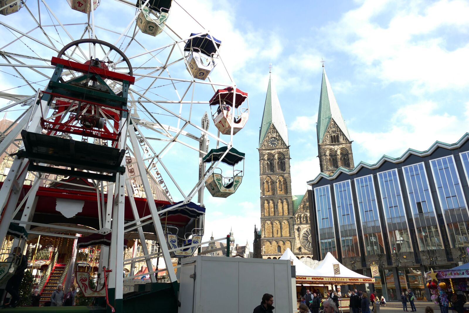 Panasonic Lumix DMC-FZ1000 sample photo. Bremen, historic center, historically photography